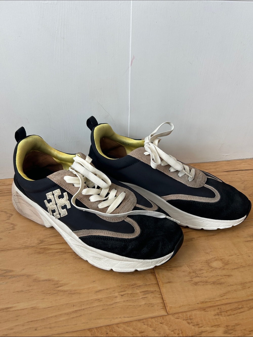 Tory Burch 11 Good Luck Sneaker Black Yellow 13095 - Picture 4 of 6